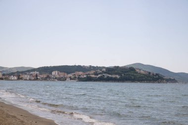 Akdeniz kıyısındaki sahil ve sahil. Polla, Campania, Salerno, İtalya 'da yollar