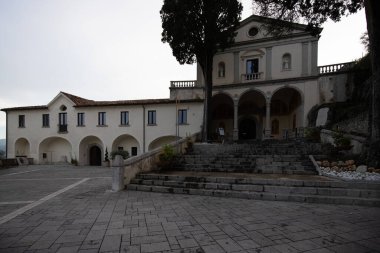 İtalyan dağ köyü, Polla 'daki Saint Anthony Kilisesi, Campania, Salerno, İtalya