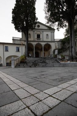 İtalyan dağ köyü, Polla 'daki Saint Anthony Kilisesi, Campania, Salerno, İtalya