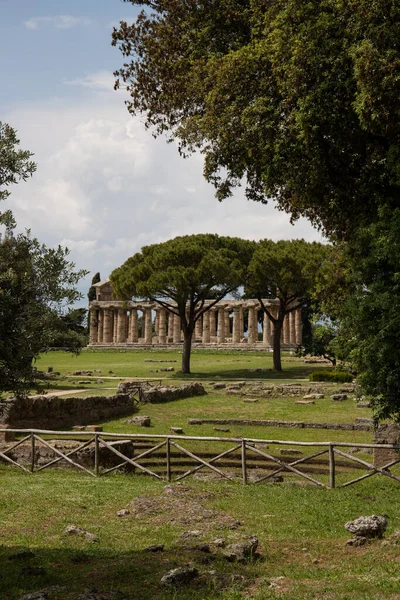 Αρχαιολογικό Πάρκο Paestum Όμορφα Ιστορικά Ερείπια Ναών Από Ρωμαϊκή Εποχή Εικόνα Αρχείου