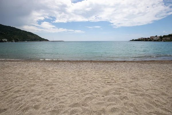 海岸和海滩 在地中海沿岸 意大利萨莱诺坎帕尼亚波拉海航道 — 图库照片