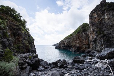 Güzel gizli sahil. Saraceno mağarası Salerno, Campania, Salerno, İtalya 'da.