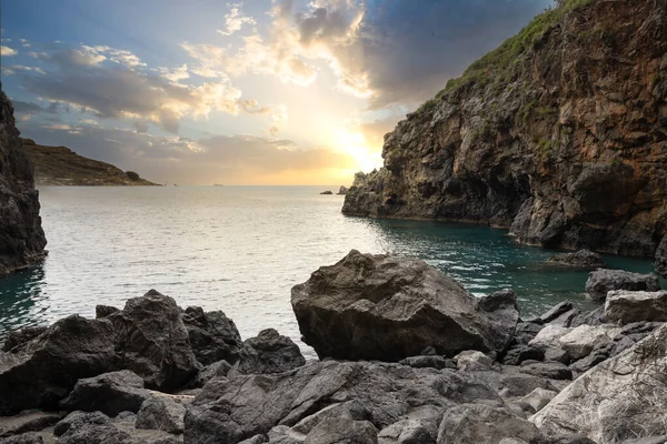 Schöner Versteckter Strand Die Saraceno Grotte Liegt Direkt Meer Salerno — Stockfoto