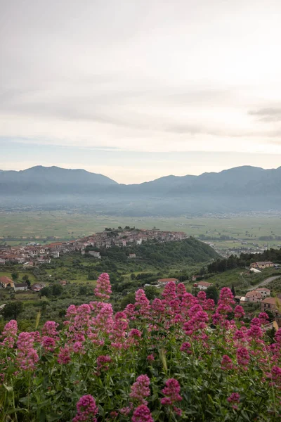 山の中で素晴らしい風景です イタリア カンパニア州サレルノの地域で撮影された風景 — ストック写真