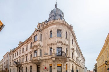 Tarihi bir kasabada güzel dekore edilmiş eski binalar. Görüntü: Beş Kilise Şehri, PC, Dl-Dunntl, Macaristan