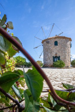 Korithi yel değirmenlerinin manzarası. Zakynthos adasının sabah manzarası, İyon Denizi, Yunanistan, Avrupa