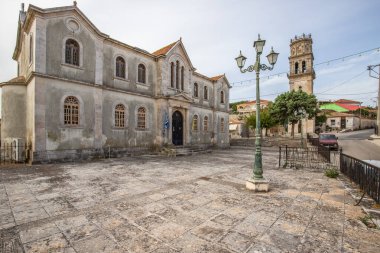 Zakyntos 'taki güzel eski binalar. Zante 'nin köylerinde hala güzel tarihi binalar ve gün ışığında çekilen şehir var. Yunanistan