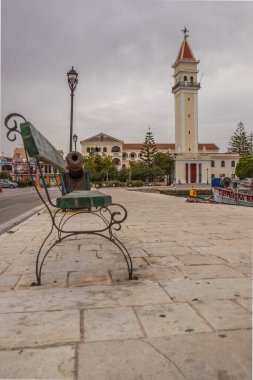 Zakyntos 'taki güzel eski binalar. Zante 'nin köylerinde hala güzel tarihi binalar ve gün ışığında çekilen şehir var. Yunanistan