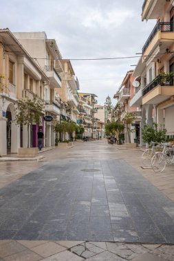 Zakyntos 'taki güzel eski binalar. Zante 'nin köylerinde hala güzel tarihi binalar ve gün ışığında çekilen şehir var. Yunanistan