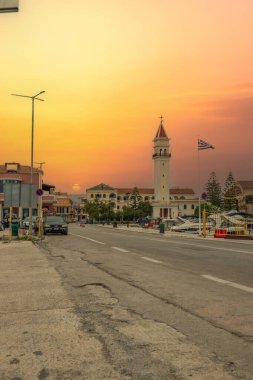 Zakyntos 'taki güzel eski binalar. Zante 'nin köylerinde hala güzel tarihi binalar ve gün ışığında çekilen şehir var. Yunanistan