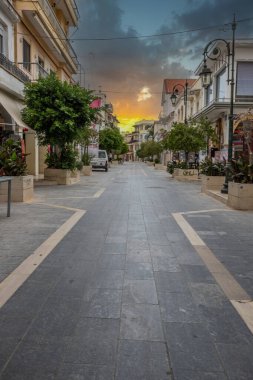 Zakyntos 'taki güzel eski binalar. Zante 'nin köylerinde hala güzel tarihi binalar ve gün ışığında çekilen şehir var. Yunanistan