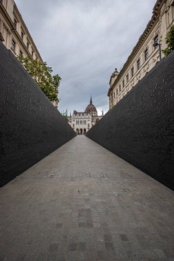 Macaristan 'ın Budapeşte şehrindeki Trianon Memorial Az ssszetartozs Emlkhelye anıtı