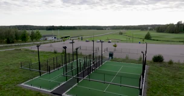 Весельный Теннисный Корт Летом Швеции Высококачественные Кадры — стоковое видео