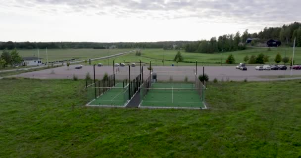 Paddle Γήπεδο Τένις Έξω Καλοκαίρι Στη Σουηδία Υψηλής Ποιότητας Πλάνα — Αρχείο Βίντεο