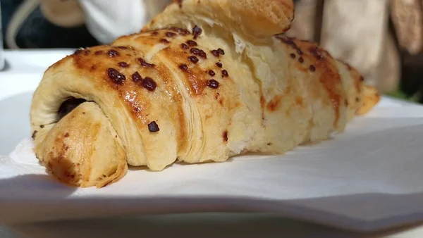 Croissant Bun Chocolate Sprinkled Chocolate Chips Top High Quality Photo — 图库照片