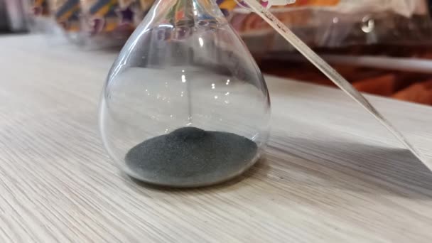 Dark Sand Hourglass Works Shelf Time Passes High Quality Fullhd — Stock Video