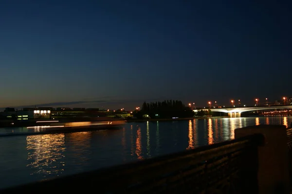 Night Bridge Large River Illuminated Spotlights Video Good Quality — Stockfoto