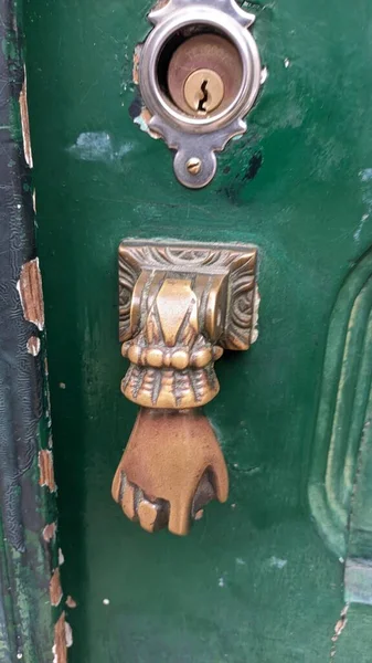 Dekoratif Kapı Kolu Kapıda Kapı Kolunun Çok Üstünde Yüksek Kalite — Stok fotoğraf