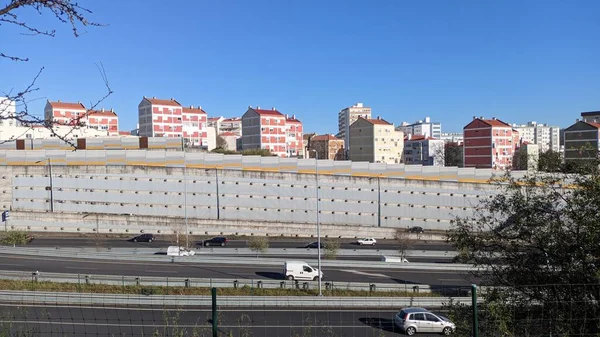 리스본 Autobahn 다니고 건물을 수있는 도시이다 고품질 — 스톡 사진