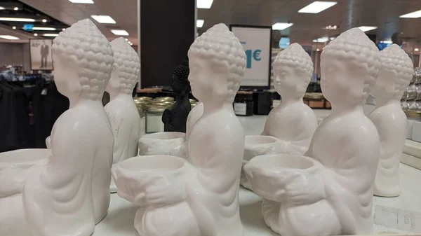Chinese Winkel Verkoopt Keramische Heiligenbeelden Verschillende Kleuren — Stockfoto