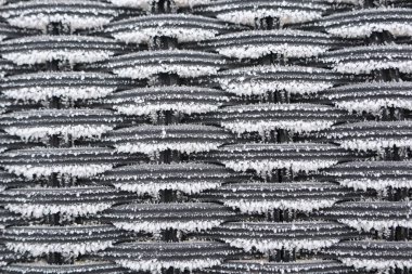 Eşsiz ve yaratıcı tasarımlar üretmek için soğuk elementlerle birlikte karmaşık çizgiler içeren sanatsal bir model.