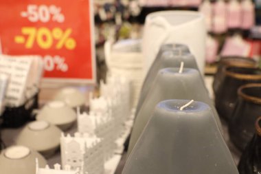 Göz kamaştırıcı ve büyüleyici bir mum ve ev dekorasyonu sergisi keşfedin. Hepsi indirimli.