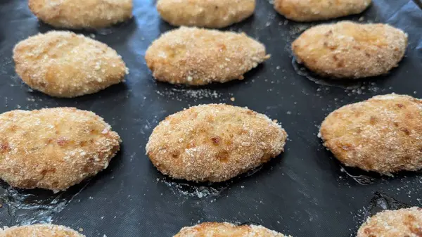 Bu yeni pişmiş altın kurabiyelerin tadını çıkarın. Her özel gün için mükemmel bir ziyafet.