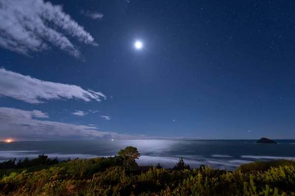 太平洋 俄勒冈州海岸上空的月光 — 图库照片