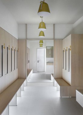 Spor gardırobu, spor kulübündeki soyunma odası. Soyunma odası. Yüksek kalite fotoğraf