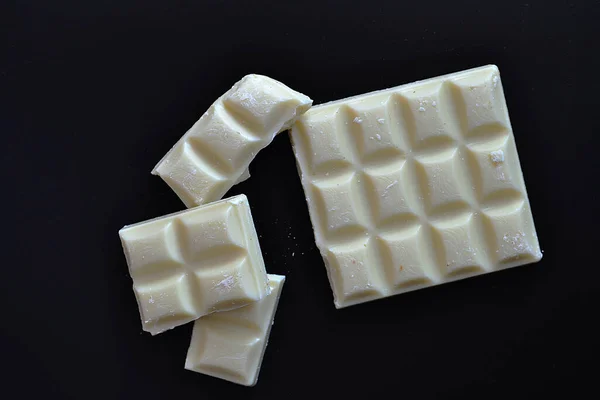 Cubos Chocolate Sobre Fundo Escuro — Fotografia de Stock