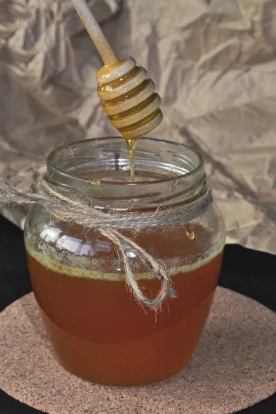 Een Grote Pot Honing Tafel — Stockfoto
