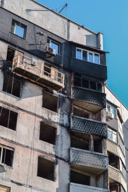 Savaştan sonra evler yavaş yavaş yeniden inşa ediliyor.