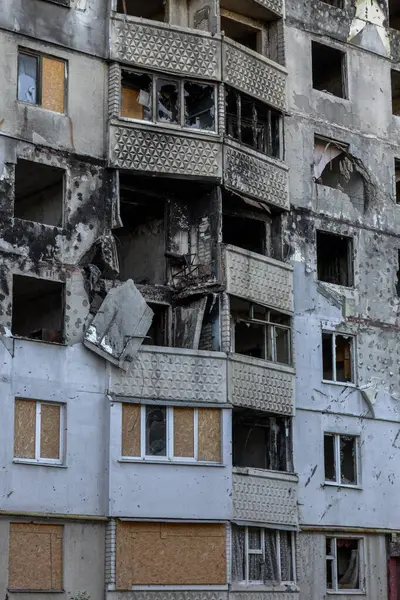 Eve bir Rus mermisi isabet etti.