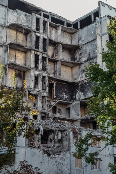 Budynek Mieszkalny Został Całkowicie Zniszczony Przez Rakietę — Zdjęcie stockowe