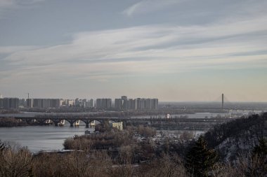 Kyiv, Ukrayna. 30.11.2023: Kyiv 'in sol kıyısının görünümü