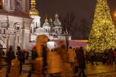 KYIV, UKRAINE - 9 ARALIK 2023: SOFİVSKA KUŞAĞI 'NDA, BİR HAFTA SONRA ANLAŞMA VE ÇOCUKLARINDA YENİ BİR YIL OLDU.