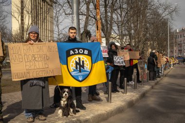 Kyiv, Ukrayna. 3 Mart 2024 'te birçok insan, iki yıldır Rusya' da tutsak olan 