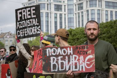 Kyiv, Ukrayna. 14 Nisan 2024 'te, her pazar, insanlar Rus esaret altındaki mahkumlar için harekete geçerler. Azov 'un ordusu, iki yıldır tutsak.