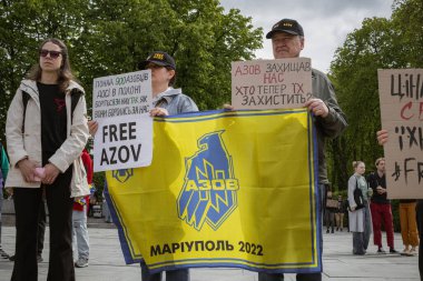 Kyiv, Ukrayna. 14 Nisan 2024 'te, her pazar, insanlar Rus esaret altındaki mahkumlar için harekete geçerler. Azov 'un ordusu, iki yıldır tutsak.