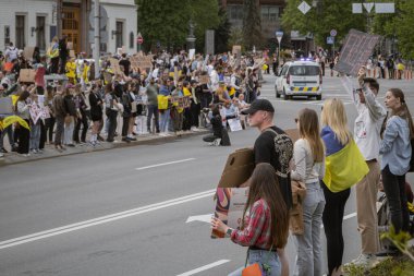 Kyiv, Ukrayna. 14 Nisan 2024 'te, her pazar, insanlar Rus esaret altındaki mahkumlar için harekete geçerler. Azov 'un ordusu, iki yıldır tutsak.