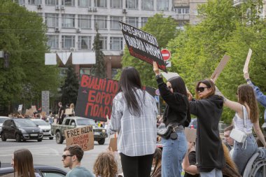 Kyiv, Ukrayna. 14 Nisan 2024 'te, her pazar, insanlar Rus esaret altındaki mahkumlar için harekete geçerler. Azov 'un ordusu, iki yıldır tutsak.