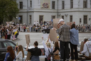 Kyiv, Ukrayna. 14 Nisan 2024 'te, her pazar, insanlar Rus esaret altındaki mahkumlar için harekete geçerler. Azov 'un ordusu, iki yıldır tutsak.