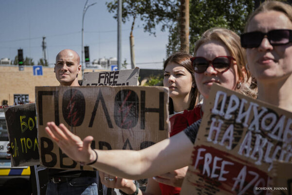 Kyiv, Ukraine, April 28, 2024. The Ukrainian defenders of the Mariupol skyline are in russian captivity for the third spring. people take to the streets every Sunday to remind everyone of this.