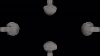 Alfa arka planında dört duman üfleme çarpışması