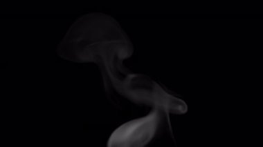 İnce duman girdabı alfa arkaplanında izole edildi