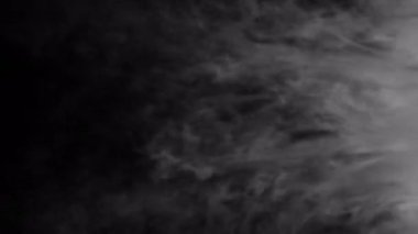 Duman şok dalgası üfleme geçişi alfa arka planında izole edilmiş örtüyü ortaya çıkardı