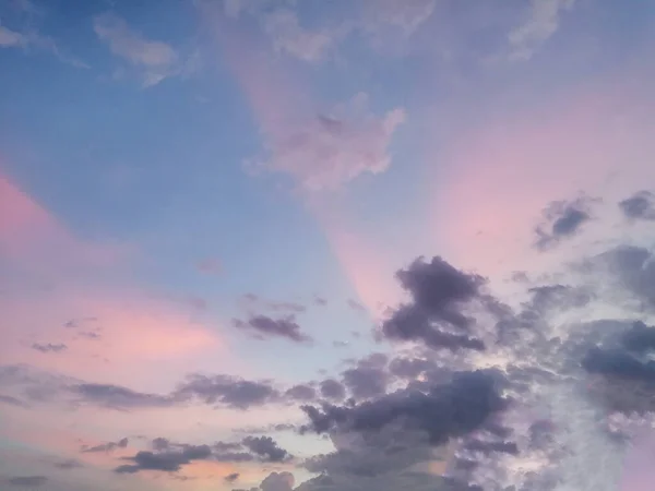 Farbpastellfarben Durch Wolken Abendhimmel — Stockfoto