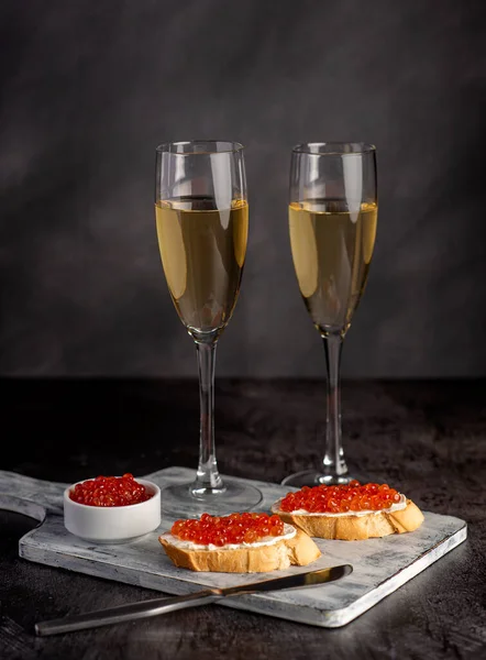 Fotografía Gastronómica Sándwich Con Caviar Salmón Rosa Vino Blanco Champán —  Fotos de Stock