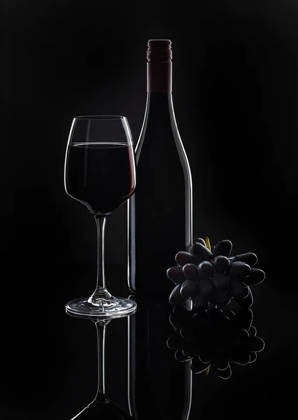Photography Red Wine Glass Black Background Bottle Grapes — Stock Photo, Image