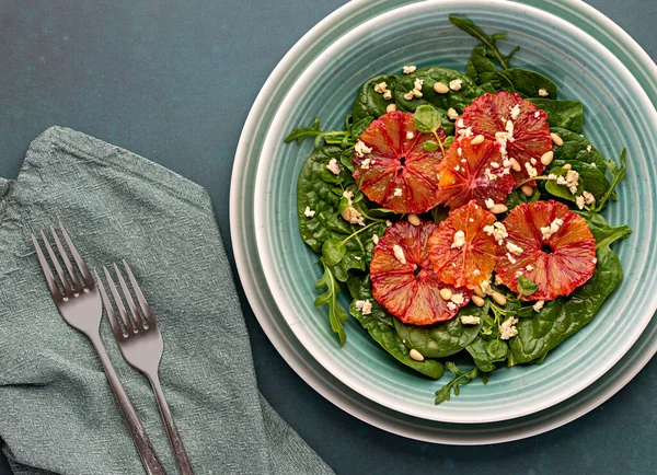 Kırmızı portakallı salata, feta, ıspanak, roka, çam fıstığı, sebze, ev yapımı, roket.